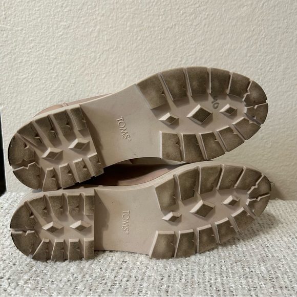 TOMS Skylar Chelsea Boot - Picture 7 of 9